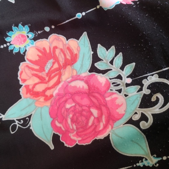 Beautiful Floral Bikini One-Piece Swim  🏊‍♂️ Black & Pink Women's Sz L (10,12) - Picture 12 of 14